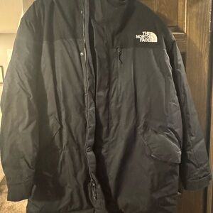 The North Face Men's Mountain Range Down Parka (NWOT)